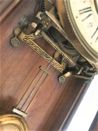 AHŞAP KASA 15 GÜNLÜK KURMALI MEKANİK SAAT DAKİK AYAR TUTAN BİR SAATTİR HER ŞEYİ İLE ORJİNAL