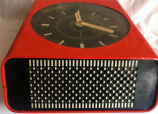 EUROPHON H10 İTALYAN MALI 1968 YIL ÜRETİMİ RADYO SAAT KIRMIZI RENK PİLLİ DUVAR İÇİN TASARLANMIŞ
