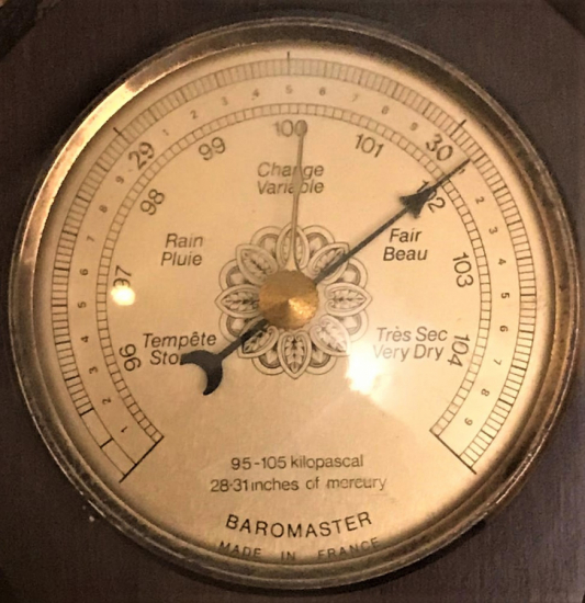 FRANSIZ AHŞAP ÜZERİNE 4 FONKSİYONLU TERMOMETRE BAROMETRE SAAT DERECE