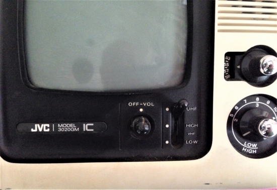 JVC MODEL 3020 SİYAH BEYAZ PORTATİF TAŞINABİLİR TELEVİZYON