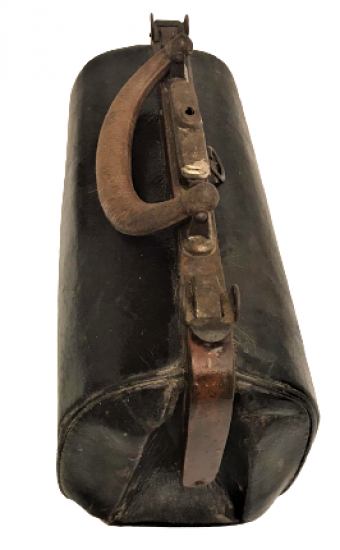 OSMANLI MEŞİN CİFT KİLİTLİ ANAHTARLA KİLİTLENEBİLEN KULPLU DOKTOR CANTASI