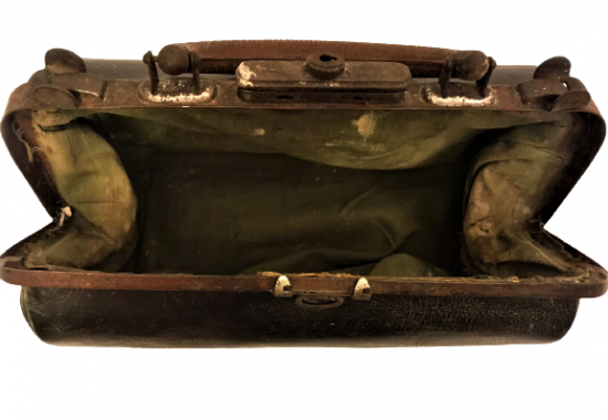 OSMANLI MEŞİN CİFT KİLİTLİ ANAHTARLA KİLİTLENEBİLEN KULPLU DOKTOR CANTASI