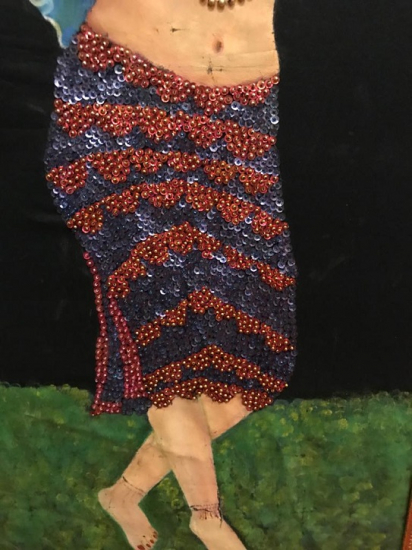 TAMAMI BEZ ÜZERİNE YAGLI BOYA VE RENKLİ FARKLI BONCUKLAR VE PULLARLA EL İŞCİLİGİ İLE YAPILMIŞ DANS EDEN BAYAN RAKKASE