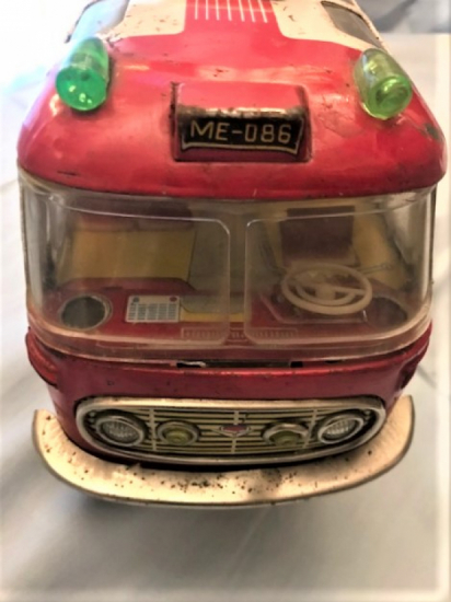 TENEKE OYUNCAK YOLCU OTOBUSU SHANGHAI ME 086