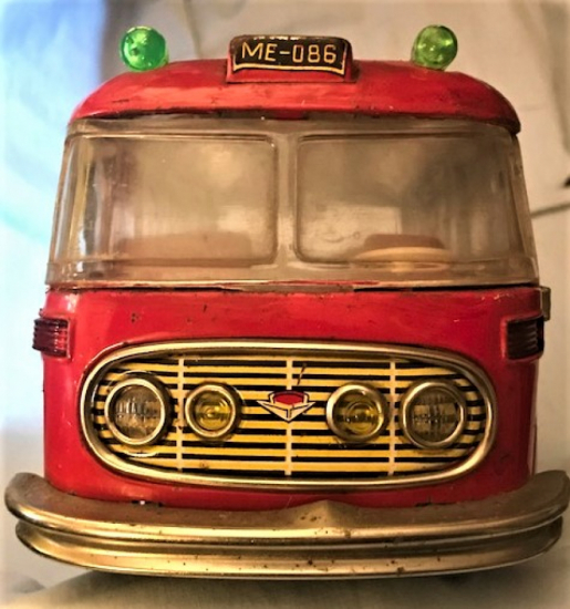 TENEKE OYUNCAK YOLCU OTOBUSU SHANGHAI ME 086