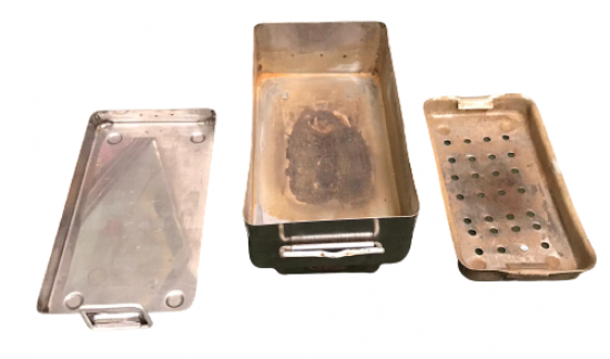 TIBBİ ALETLERİN KULLANIMI İÇİN KULLANILAN KAPAKLI İÇ IZGARALI KROM STERİL KABI 220 VOLT