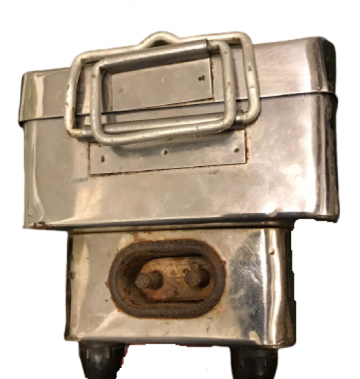 TIBBİ ALETLERİN KULLANIMI İÇİN KULLANILAN KAPAKLI İÇ IZGARALI KROM STERİL KABI 220 VOLT