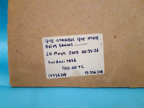 KADİR EKİM İMZALI TABLO DURALİT ÜZERİNE YAPISTIRMA TUAL YAGLI BOYA RESİM