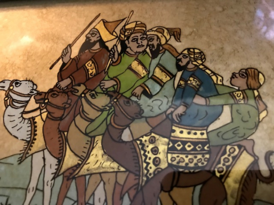 CAM ALTI CÖLDE DEVELER BEDEVİLER CERCEVELİ