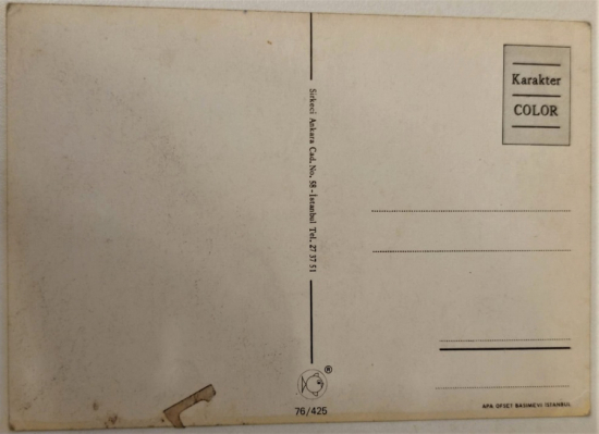 COCUKLARIYLA OYUNCAKLARLA OYUN OYNAYAN AİLE KARTPOSTALI ARKASI YAZISIZ KARAKTER KARTPOSTAL