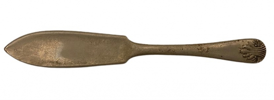 İNGİLİZ GÜMÜŞ KAPLAMA SAP KISMI İŞLEMELİ PEYNİR SERVİS BIÇAĞI