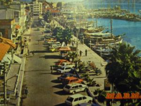 KENTİN ANA CADDESİ VE YATLAR 48 / 22 MARMARİS FOTO : BEKİR BAKİ AKSU