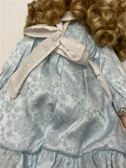 YÜZÜ ELLERİ PORSELEN VE EL BOYAMA YAPIMI EL DİKİM KUMAŞ ELBİSELİ YÖRESEL OYUNCAK KIZ COCUK BERBEK