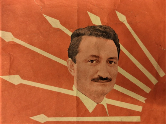 CHP CUMHURİYET HALK PARTİSİ AMBLEMİ VE BÜLENT ECEVİT RESİMLİ PARTİ TANITIMLI KAGIT BAYRAK