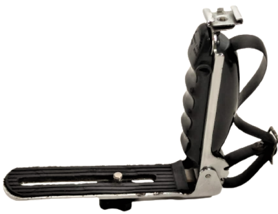 1950 FOTOGRAF MAKİNESİ FLAŞ TAKMA AYAGI JAPAN MEKANİK MAFSALLI KROM VE BAKALİT KARMA SAGLAM APARAT