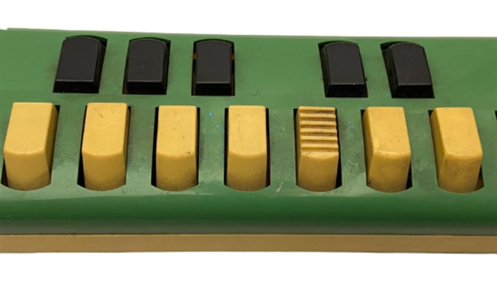 ALMAN HOHNER ÜFLEMELİ YESİL KREM RENKLERDE SORUNSUZ MELODİCA SOPRANO MELODİKA