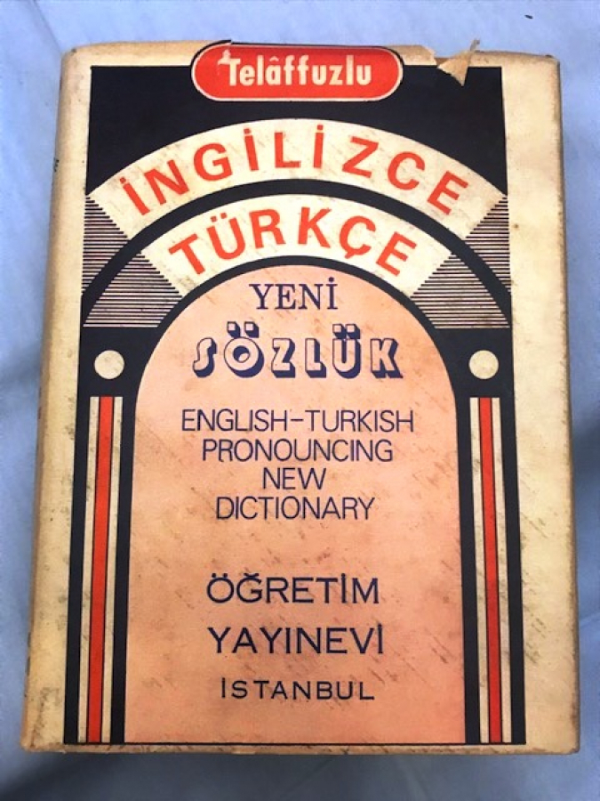 TELAFFUZLU İNGİLİZCE TÜRKCE YENİ SÖZLUK ÖGRETİM YAYINEVİ İSTANBUL