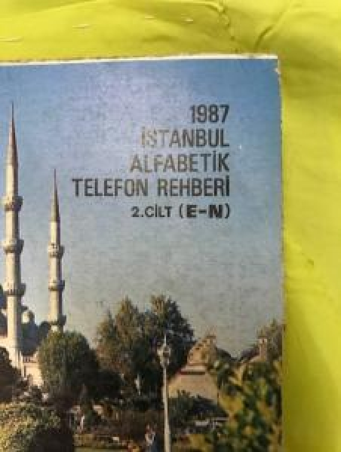 thumbT.C. ZİRAAT BANKASI. 1987 İSTANBUL ALFABETİK TELEFON REHBERİ 2 CİLT ( E-N )