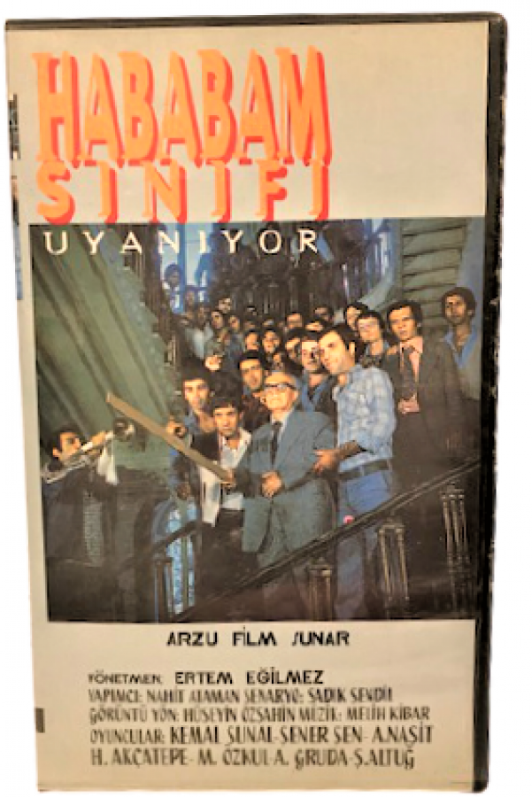 VHS SİNEMA KASEDİ HABABAM SINIFI UYANIYOR KEMAL SUNAL ŞENER ŞEN ERTEM EGİLMEZ ARZU FİLM