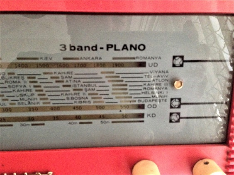 thumbPHILIPS TUBE 3 BAND PLANO LW SW MW RENKLİ KASA 1964 TÜRK MALI RADYO